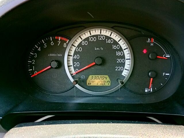 Серый Мазда 5, объемом двигателя 2 л и пробегом 330 тыс. км за 6000 $, фото 7 на Automoto.ua