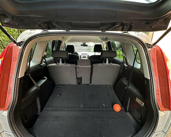 Сірий Мазда 5, об'ємом двигуна 2.01 л та пробігом 228 тис. км за 4950 $, фото 9 на Automoto.ua