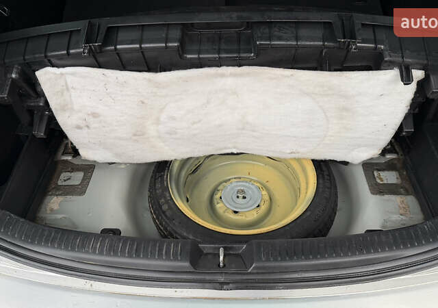 Сірий Мазда 5, об'ємом двигуна 2 л та пробігом 289 тис. км за 4900 $, фото 23 на Automoto.ua