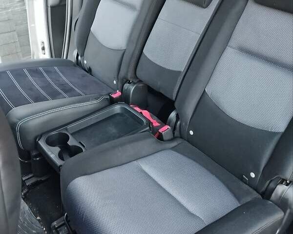 Сірий Мазда 5, об'ємом двигуна 2 л та пробігом 286 тис. км за 5400 $, фото 25 на Automoto.ua