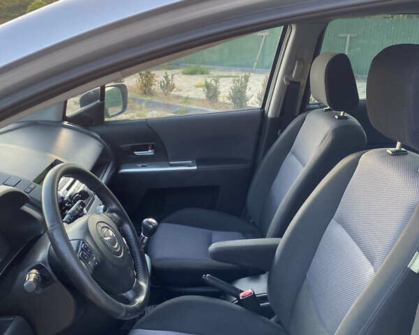 Серый Мазда 5, объемом двигателя 2 л и пробегом 280 тыс. км за 4999 $, фото 9 на Automoto.ua