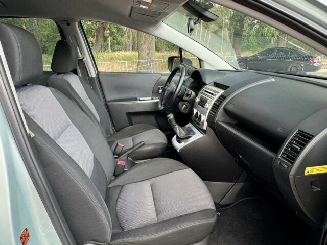 Сірий Мазда 5, об'ємом двигуна 2 л та пробігом 214 тис. км за 4300 $, фото 5 на Automoto.ua