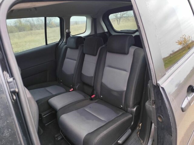 Сірий Мазда 5, об'ємом двигуна 2 л та пробігом 374 тис. км за 2970 $, фото 10 на Automoto.ua