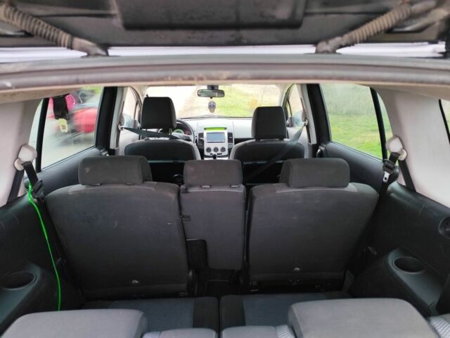 Сірий Мазда 5, об'ємом двигуна 2 л та пробігом 374 тис. км за 2970 $, фото 9 на Automoto.ua