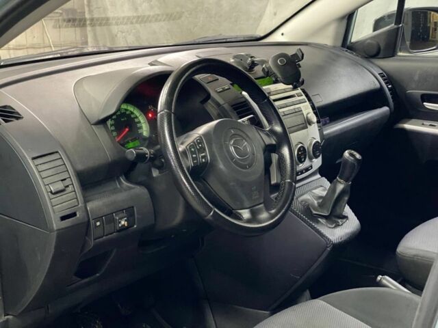 Сірий Мазда 5, об'ємом двигуна 2 л та пробігом 240 тис. км за 3200 $, фото 5 на Automoto.ua