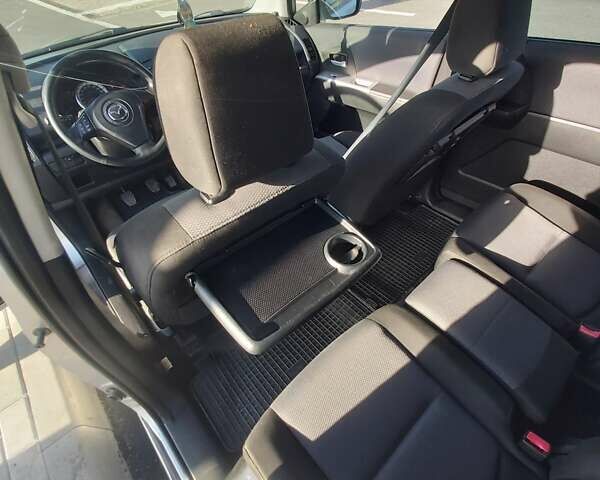 Серый Мазда 5, объемом двигателя 2 л и пробегом 200 тыс. км за 5400 $, фото 14 на Automoto.ua