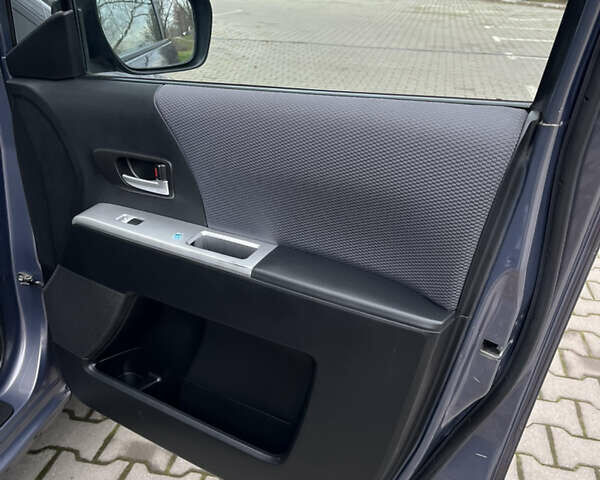 Серый Мазда 5, объемом двигателя 2 л и пробегом 205 тыс. км за 6500 $, фото 15 на Automoto.ua