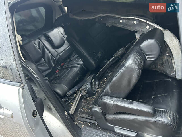 Сірий Мазда 5, об'ємом двигуна 2 л та пробігом 200 тис. км за 1500 $, фото 5 на Automoto.ua