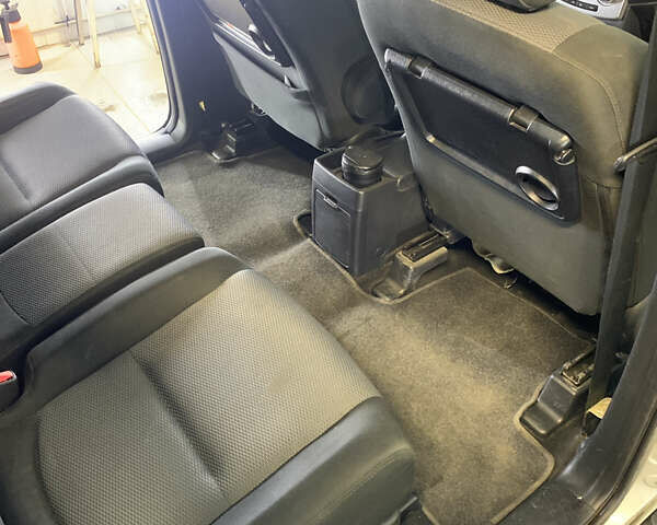 Сірий Мазда 5, об'ємом двигуна 2 л та пробігом 266 тис. км за 5900 $, фото 10 на Automoto.ua
