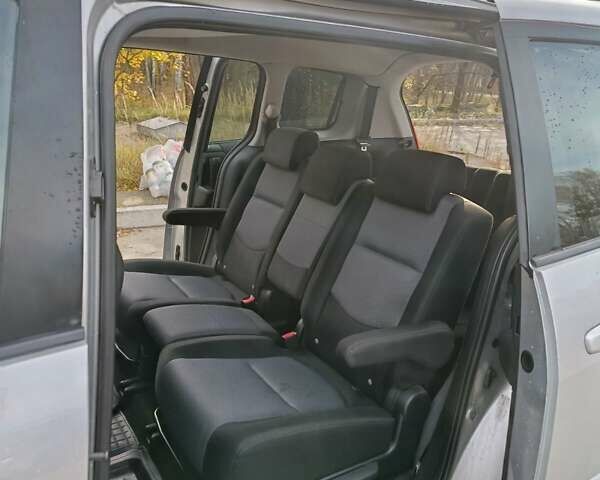 Сірий Мазда 5, об'ємом двигуна 1.8 л та пробігом 244 тис. км за 5100 $, фото 12 на Automoto.ua