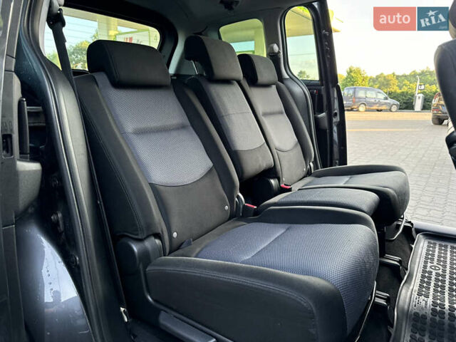 Серый Мазда 5, объемом двигателя 2 л и пробегом 256 тыс. км за 5599 $, фото 73 на Automoto.ua