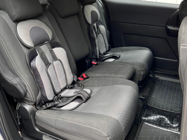 Серый Мазда 5, объемом двигателя 0 л и пробегом 244 тыс. км за 5000 $, фото 3 на Automoto.ua