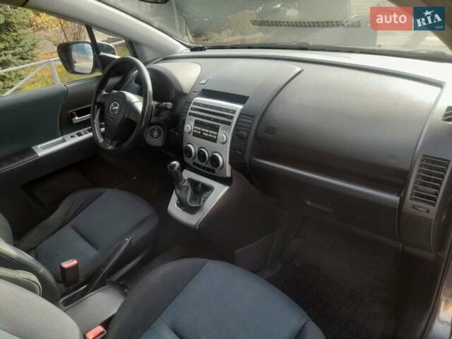 Серый Мазда 5, объемом двигателя 2 л и пробегом 226 тыс. км за 6500 $, фото 5 на Automoto.ua
