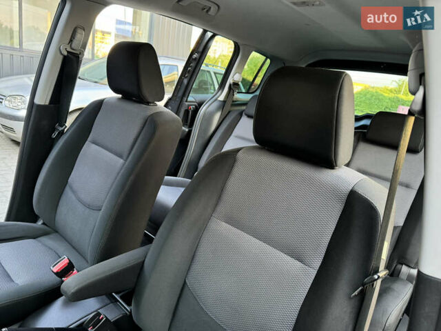 Серый Мазда 5, объемом двигателя 2 л и пробегом 256 тыс. км за 5599 $, фото 45 на Automoto.ua