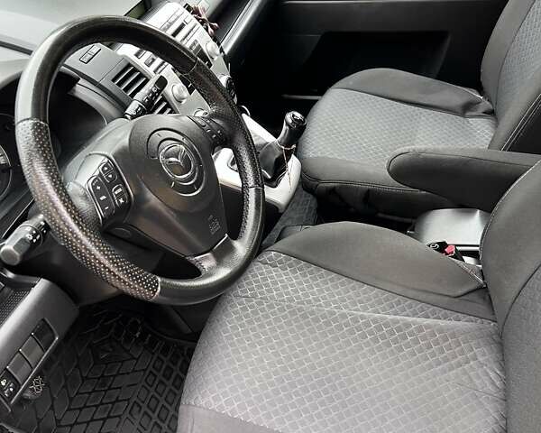 Серый Мазда 5, объемом двигателя 2 л и пробегом 244 тыс. км за 6500 $, фото 3 на Automoto.ua