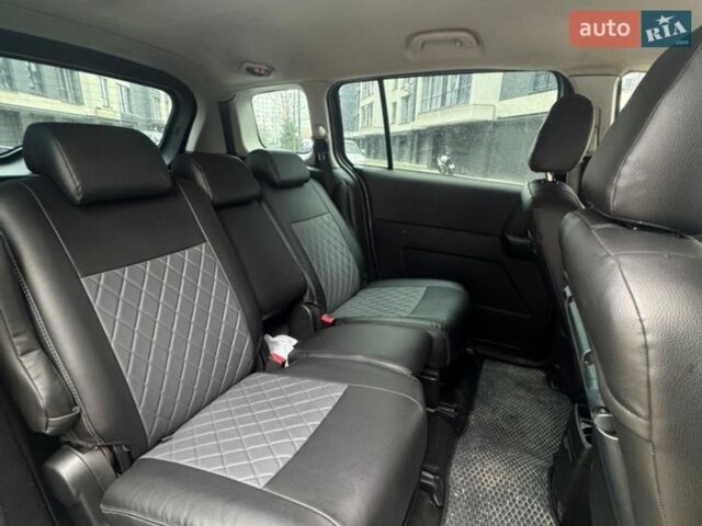 Серый Мазда 5, объемом двигателя 2 л и пробегом 378 тыс. км за 4950 $, фото 44 на Automoto.ua