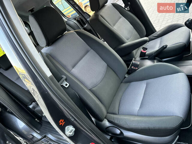 Серый Мазда 5, объемом двигателя 2 л и пробегом 256 тыс. км за 5599 $, фото 64 на Automoto.ua