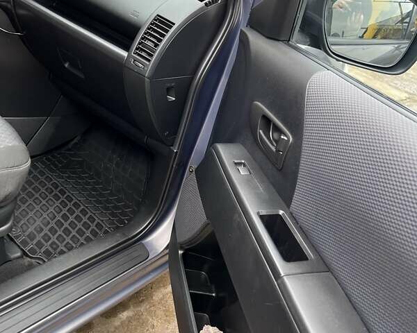 Серый Мазда 5, объемом двигателя 2 л и пробегом 244 тыс. км за 6500 $, фото 12 на Automoto.ua