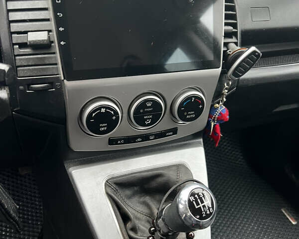 Серый Мазда 5, объемом двигателя 2 л и пробегом 377 тыс. км за 5500 $, фото 19 на Automoto.ua