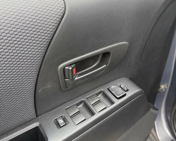 Сірий Мазда 5, об'ємом двигуна 1.8 л та пробігом 227 тис. км за 6600 $, фото 7 на Automoto.ua