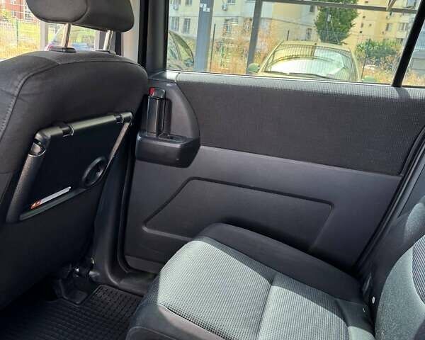 Сірий Мазда 5, об'ємом двигуна 2 л та пробігом 323 тис. км за 5400 $, фото 18 на Automoto.ua