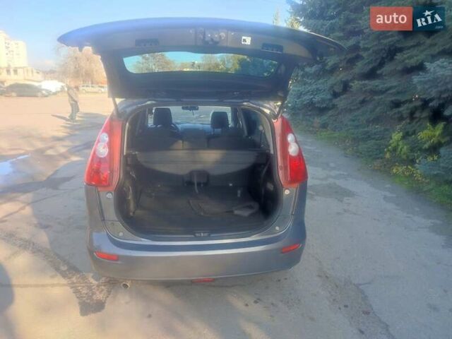 Серый Мазда 5, объемом двигателя 1.8 л и пробегом 200 тыс. км за 6200 $, фото 4 на Automoto.ua