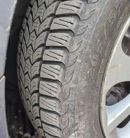 Серый Мазда 5, объемом двигателя 2 л и пробегом 184 тыс. км за 5500 $, фото 18 на Automoto.ua