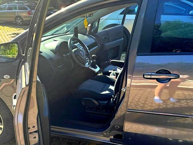 Сірий Мазда 5, об'ємом двигуна 1.8 л та пробігом 250 тис. км за 5500 $, фото 4 на Automoto.ua