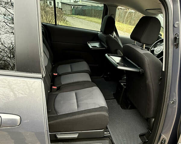 Сірий Мазда 5, об'ємом двигуна 1.8 л та пробігом 279 тис. км за 5300 $, фото 10 на Automoto.ua