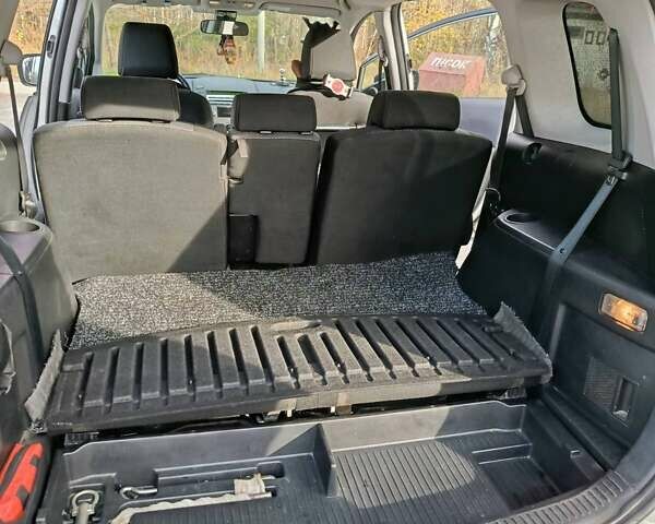 Сірий Мазда 5, об'ємом двигуна 1.8 л та пробігом 244 тис. км за 5100 $, фото 6 на Automoto.ua