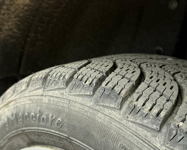 Сірий Мазда 5, об'ємом двигуна 1.8 л та пробігом 279 тис. км за 5300 $, фото 17 на Automoto.ua