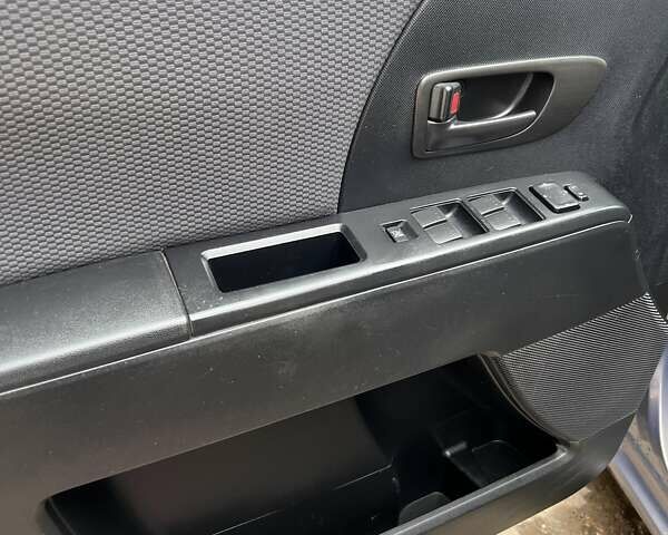 Серый Мазда 5, объемом двигателя 2 л и пробегом 244 тыс. км за 6500 $, фото 17 на Automoto.ua