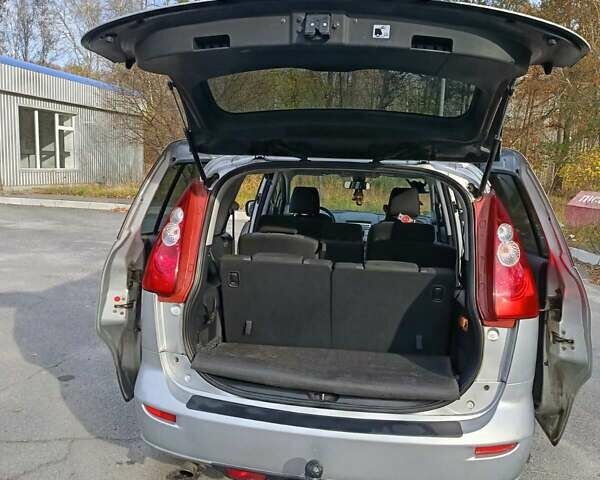 Сірий Мазда 5, об'ємом двигуна 1.8 л та пробігом 244 тис. км за 5100 $, фото 11 на Automoto.ua