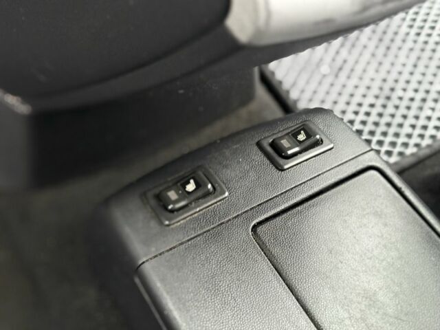 Сірий Мазда 5, об'ємом двигуна 2 л та пробігом 377 тис. км за 4800 $, фото 13 на Automoto.ua