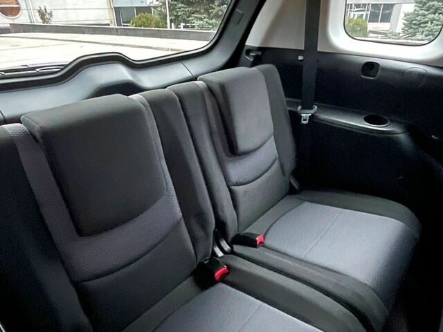 Сірий Мазда 5, об'ємом двигуна 1.8 л та пробігом 0 тис. км за 5500 $, фото 12 на Automoto.ua