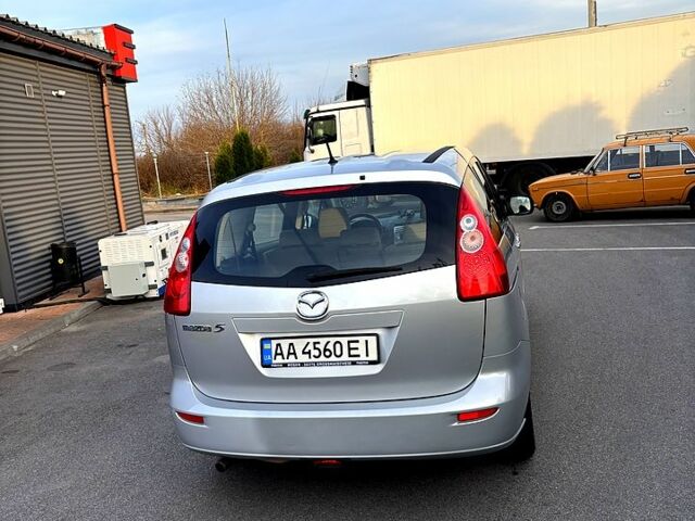 Серый Мазда 5, объемом двигателя 1.8 л и пробегом 290 тыс. км за 5400 $, фото 4 на Automoto.ua