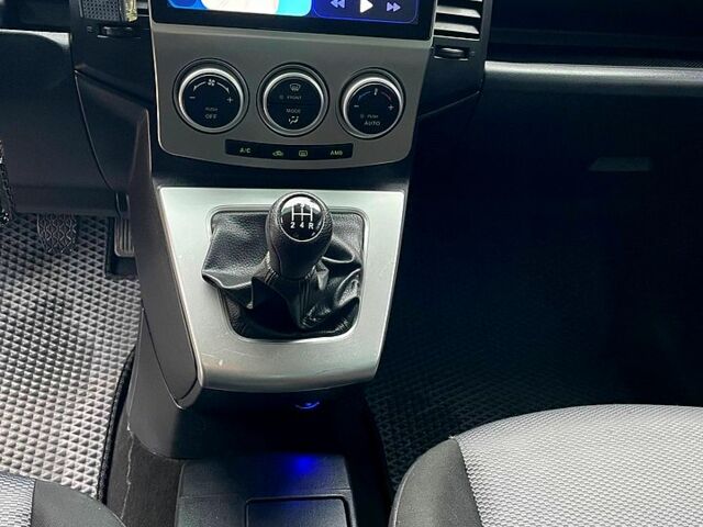 Серый Мазда 5, объемом двигателя 1.8 л и пробегом 0 тыс. км за 5400 $, фото 8 на Automoto.ua