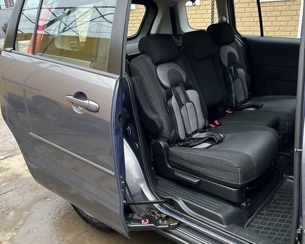 Серый Мазда 5, объемом двигателя 2 л и пробегом 244 тыс. км за 6500 $, фото 14 на Automoto.ua