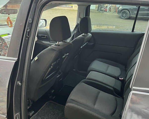 Серый Мазда 5, объемом двигателя 2 л и пробегом 250 тыс. км за 2300 $, фото 4 на Automoto.ua