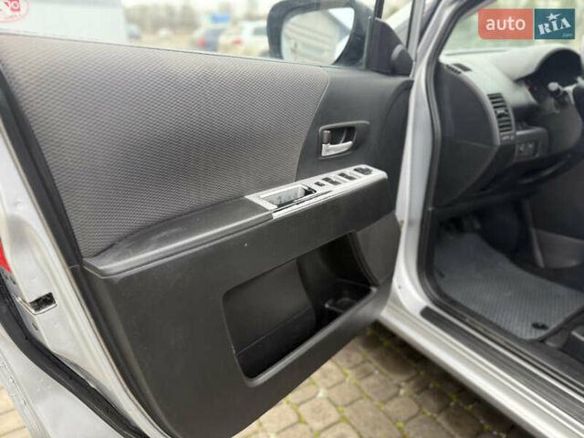 Сірий Мазда 5, об'ємом двигуна 2 л та пробігом 377 тис. км за 4900 $, фото 19 на Automoto.ua