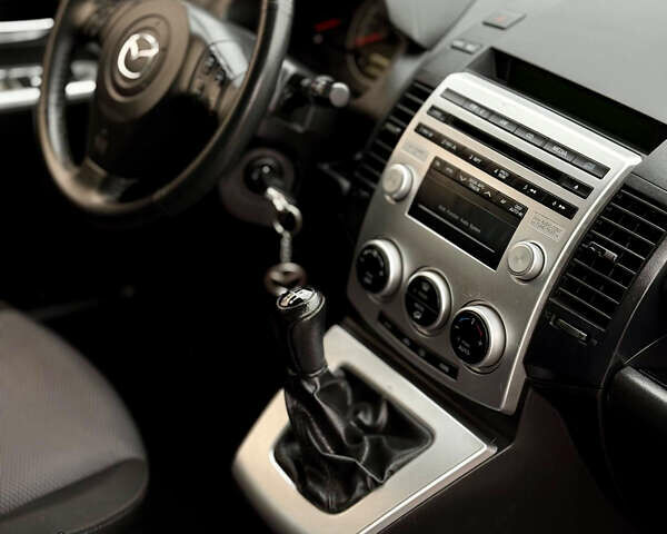 Серый Мазда 5, объемом двигателя 2 л и пробегом 199 тыс. км за 5950 $, фото 15 на Automoto.ua