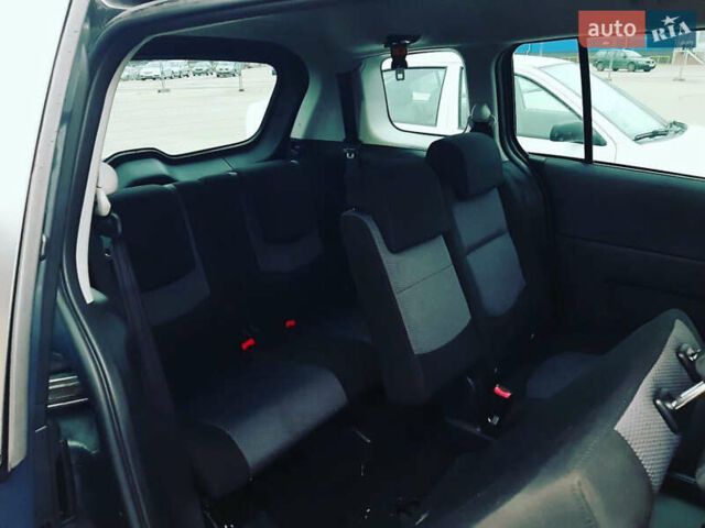 Мазда 5 2008 в Кривом Роге на Automoto.ua Серый Мазда 5, объемом двигателя 2 л и пробегом 199 тыс. км за 6500 $, фото 5 на Automoto.ua