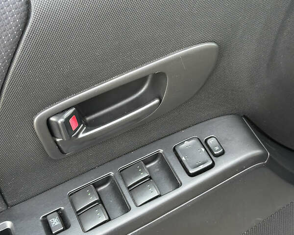 Сірий Мазда 5, об'ємом двигуна 2 л та пробігом 276 тис. км за 4900 $, фото 13 на Automoto.ua