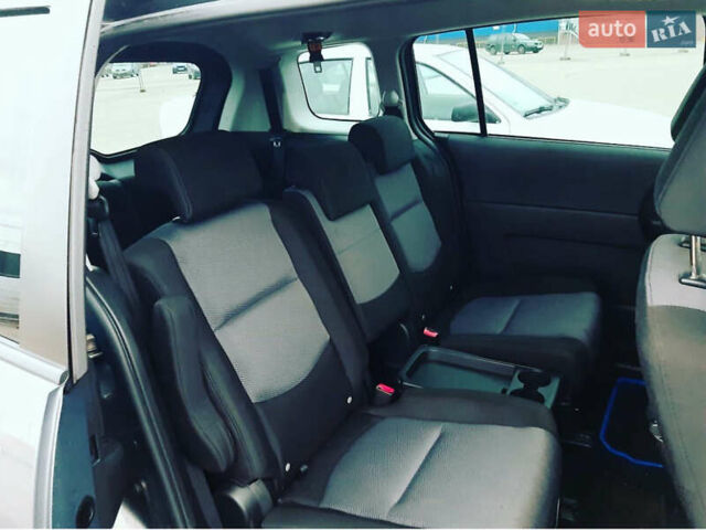 Мазда 5 2008 в Кривом Роге на Automoto.ua Серый Мазда 5, объемом двигателя 2 л и пробегом 199 тыс. км за 6500 $, фото 4 на Automoto.ua