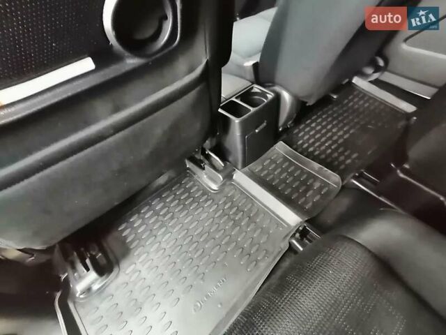 Серый Мазда 5, объемом двигателя 2 л и пробегом 200 тыс. км за 5000 $, фото 2 на Automoto.ua