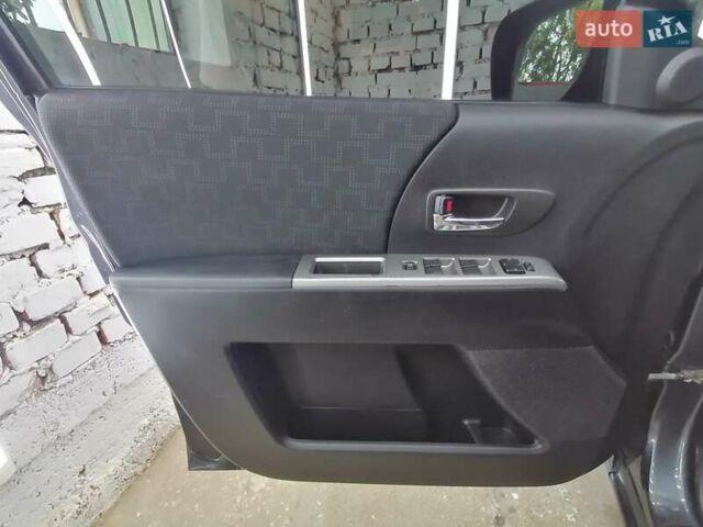 Серый Мазда 5, объемом двигателя 2 л и пробегом 200 тыс. км за 5000 $, фото 1 на Automoto.ua