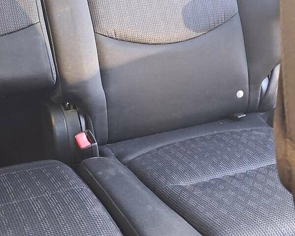 Серый Мазда 5, объемом двигателя 2 л и пробегом 270 тыс. км за 6850 $, фото 3 на Automoto.ua
