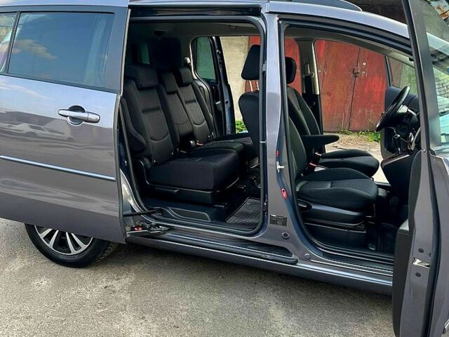 Серый Мазда 5, объемом двигателя 2 л и пробегом 261 тыс. км за 6800 $, фото 5 на Automoto.ua