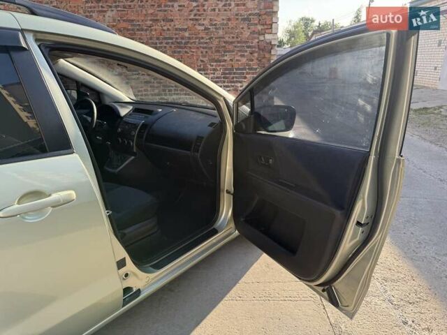 Сірий Мазда 5, об'ємом двигуна 2 л та пробігом 237 тис. км за 5400 $, фото 10 на Automoto.ua