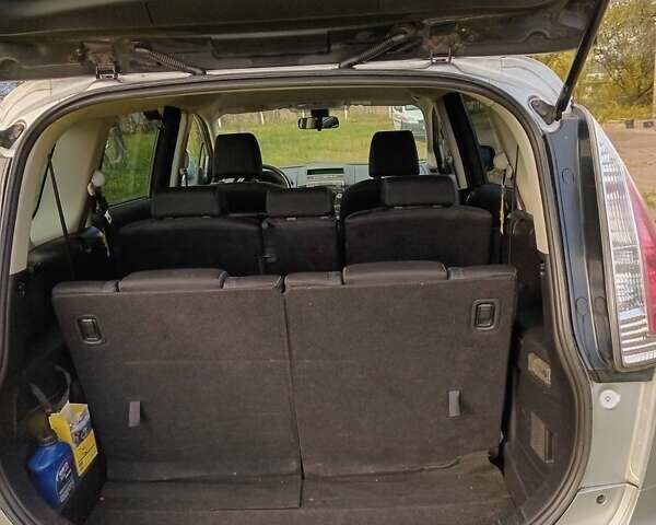 Мазда 5 2009 в Лугинах на Automoto.ua Серый Мазда 5, объемом двигателя 2 л и пробегом 245 тыс. км за 5200 $, фото 4 на Automoto.ua